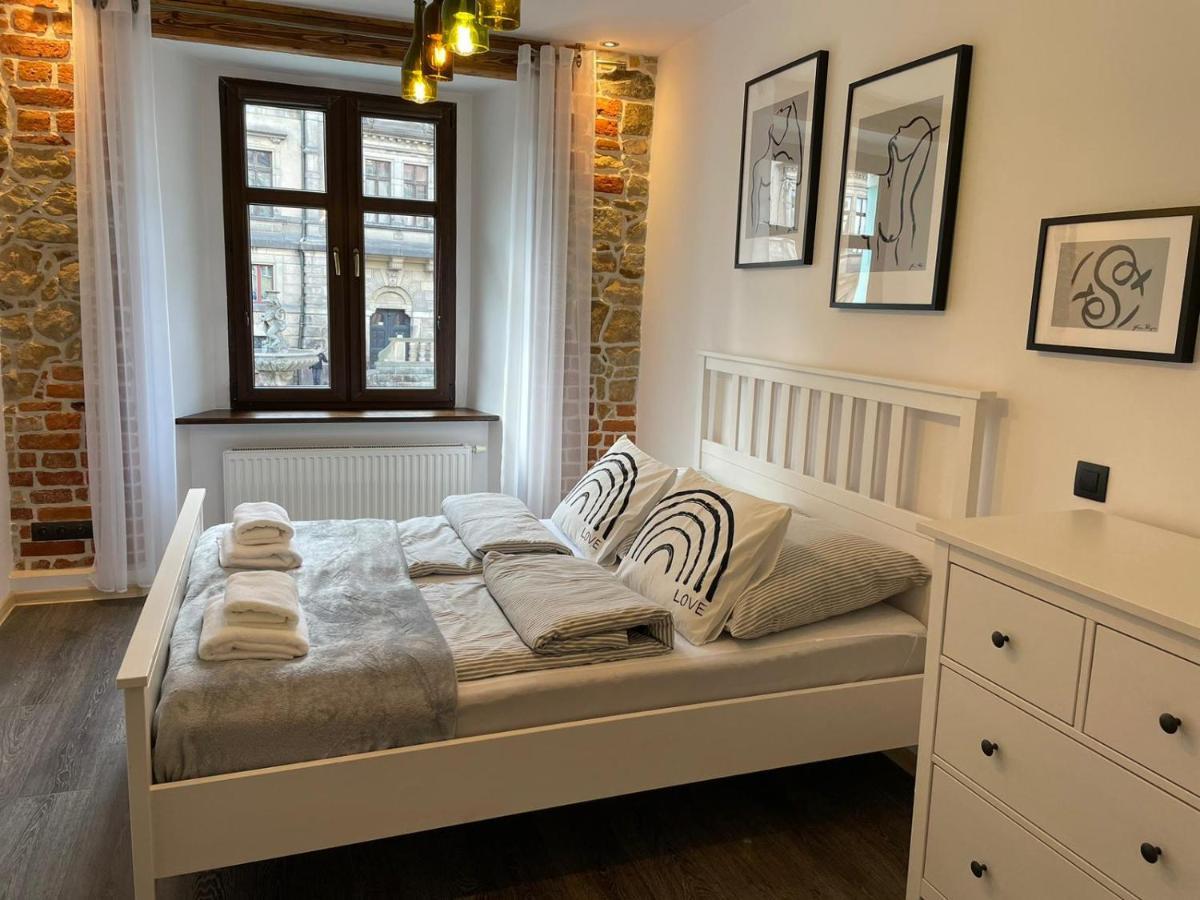 קלודז'קו Apartament Przy Ratuszu מראה חיצוני תמונה