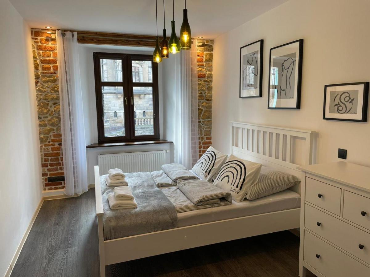 קלודז'קו Apartament Przy Ratuszu מראה חיצוני תמונה