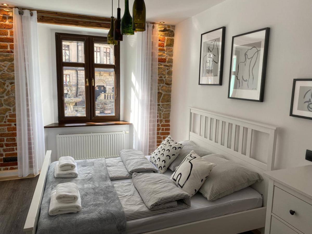 קלודז'קו Apartament Przy Ratuszu מראה חיצוני תמונה