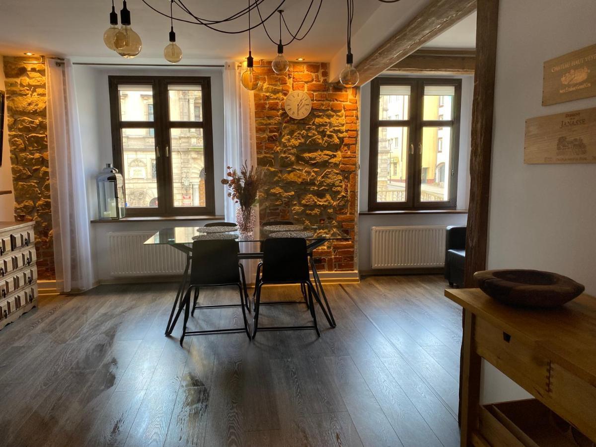 קלודז'קו Apartament Przy Ratuszu מראה חיצוני תמונה