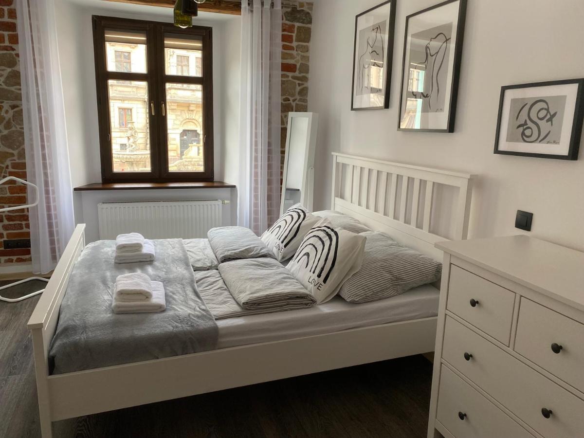 קלודז'קו Apartament Przy Ratuszu מראה חיצוני תמונה