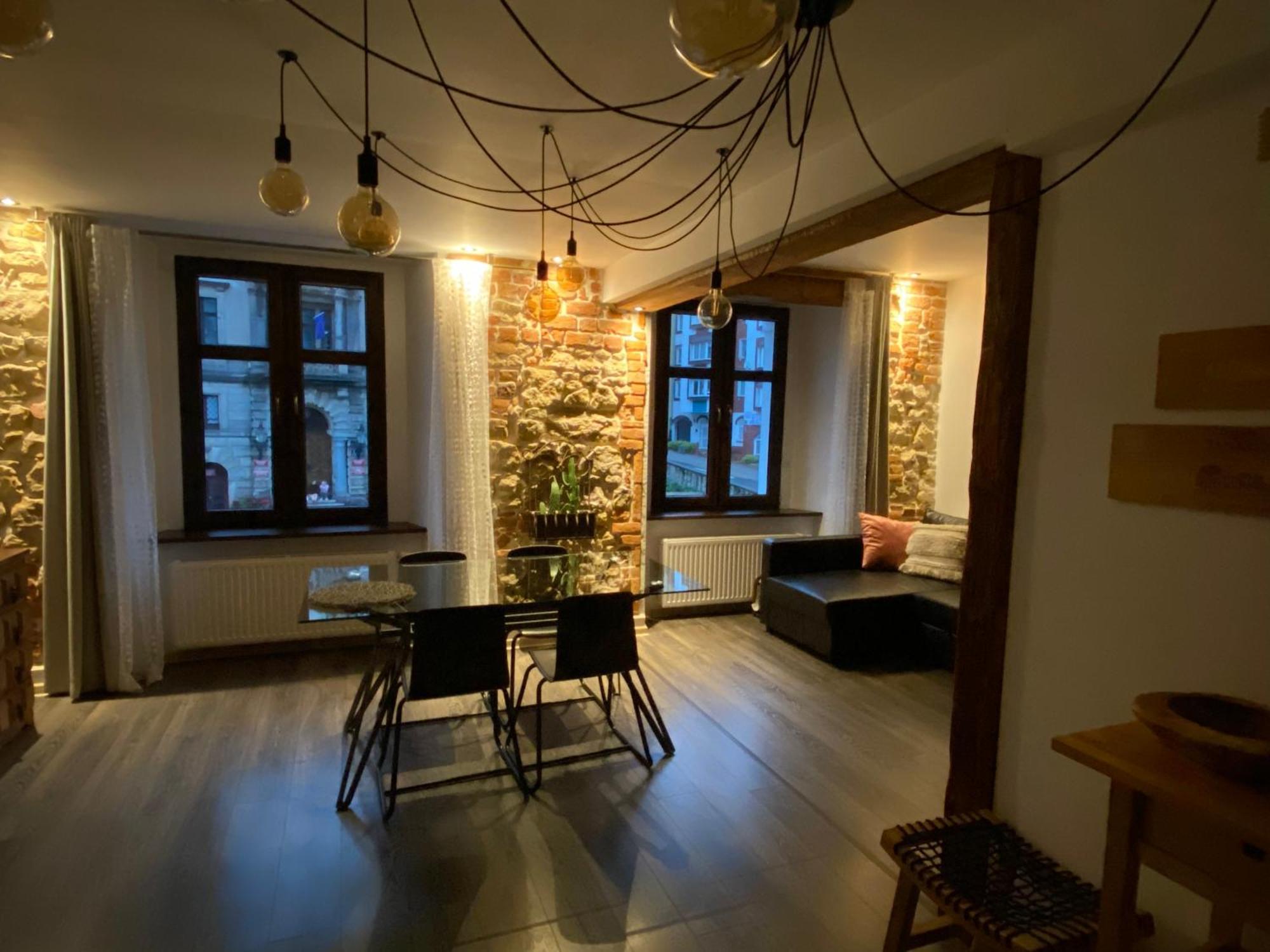 קלודז'קו Apartament Przy Ratuszu מראה חיצוני תמונה